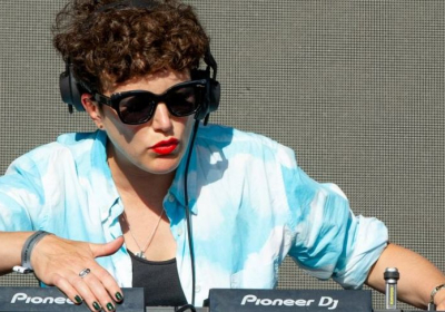 Annie Macmanus has described the music business as "a boys' club"