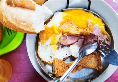 When doner kebab and bánh mi meet at Bánh Mì Thổ Nhĩ Kỳ Minh Tuấn, something magical happens (Credit: Alamy)